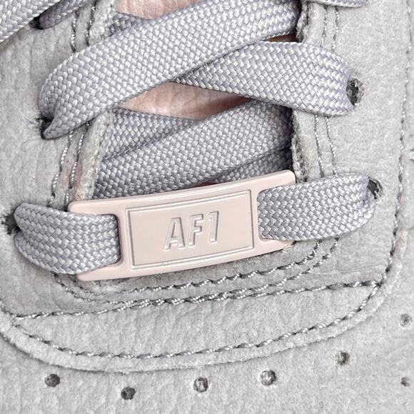 Nike women’s Air Force 1 ‘07 SE Air Sprung size 8 
Low Top Sneakers Lilac - Picture 11 of 14